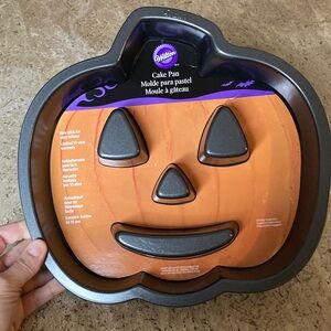Wilton Halloween Cake Pan